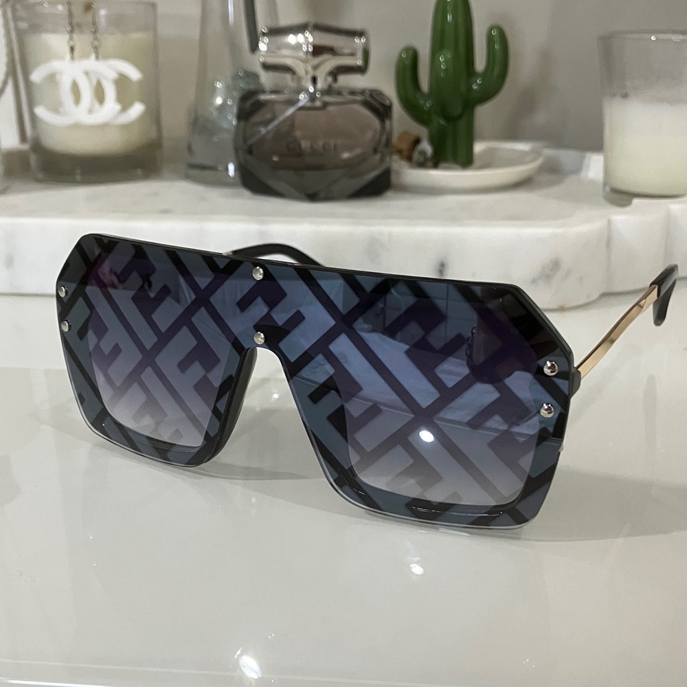 Oversized unisex monogram single logo Ff lens sunglasses